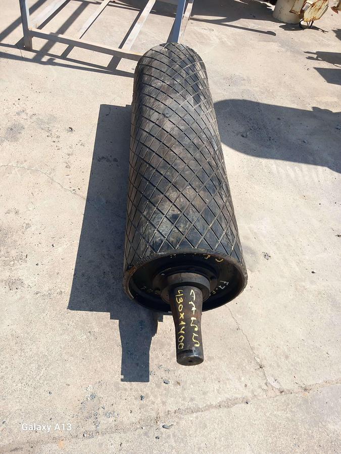 Used Tambor de acionamento emborrachado nervurado 430 x 1400