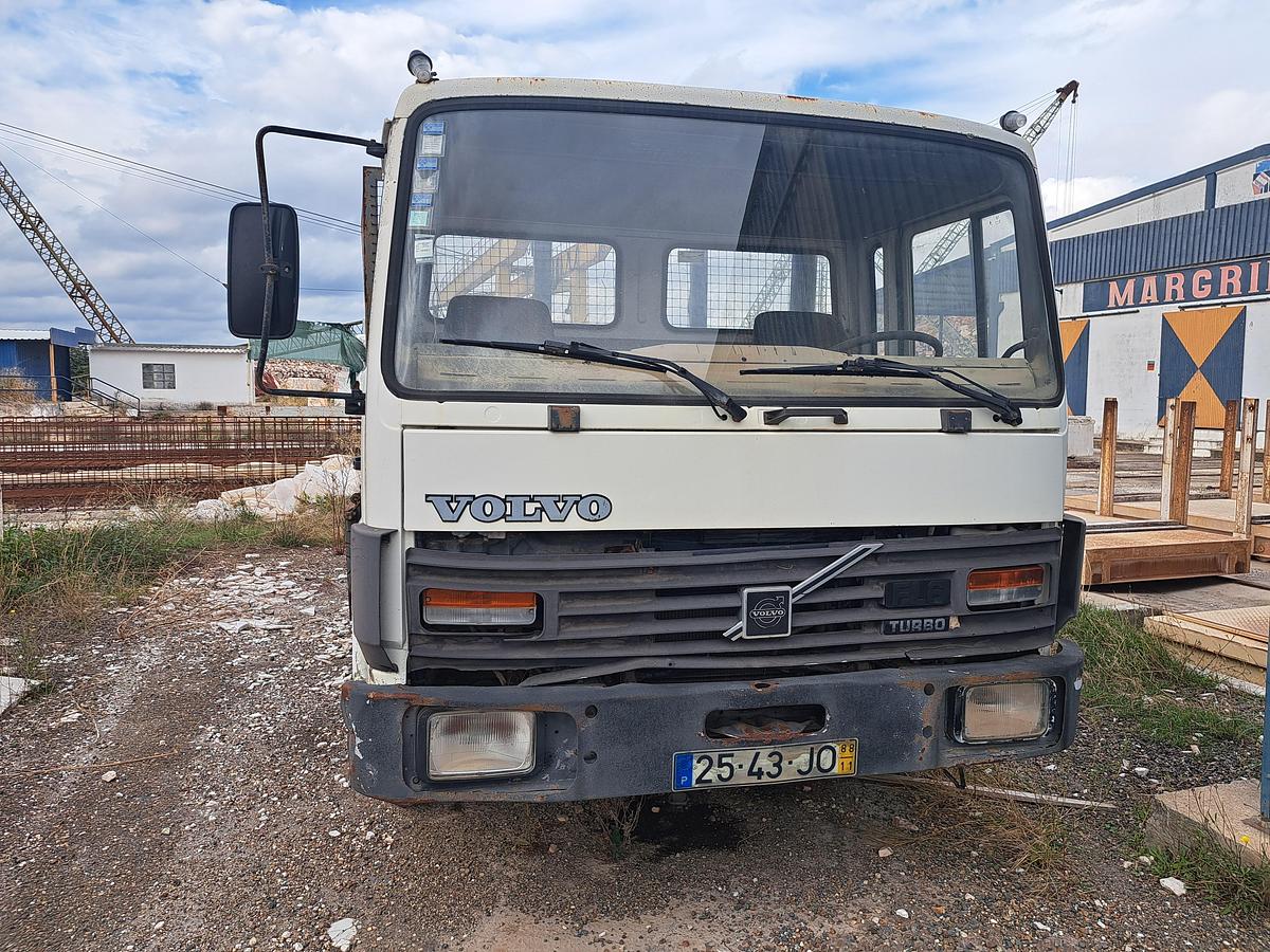 Used Camião VOLVO FL6 - 110A