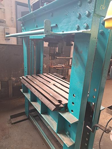 Used Prensa hidráulica 4 colunas 160T
