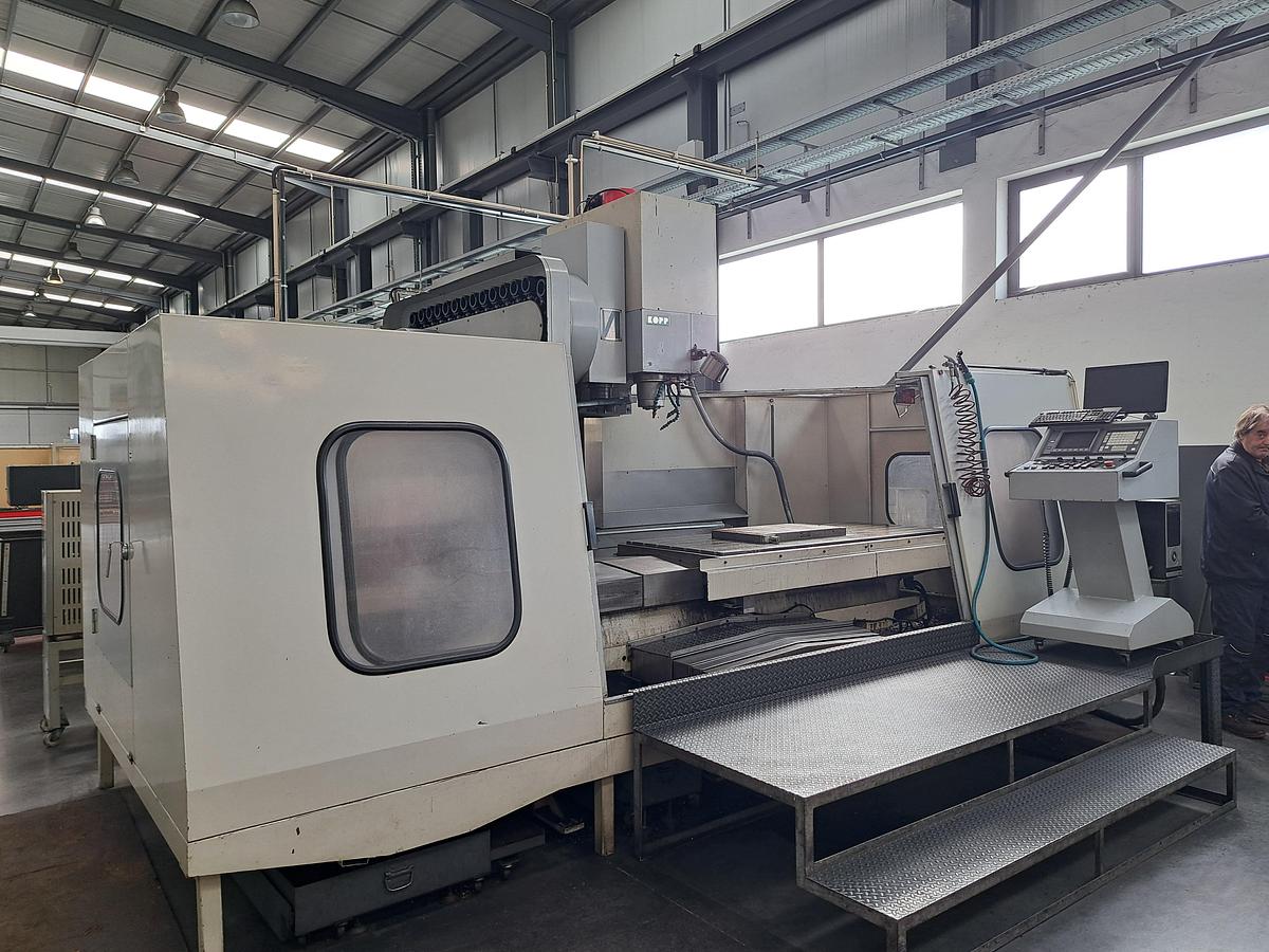 Used Centro de maquinação JONHFORD VMC-2030 AHD
