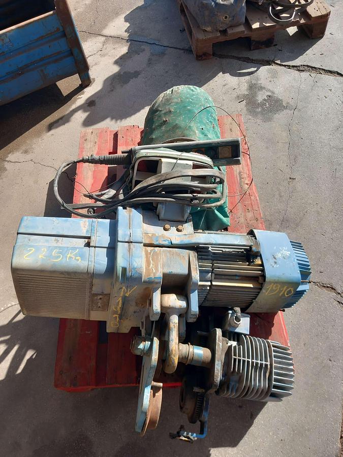 Used Guincho DEMAG 2 Tn