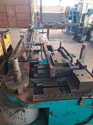 Used Máquina de virar tubo AMOB modelo CH60