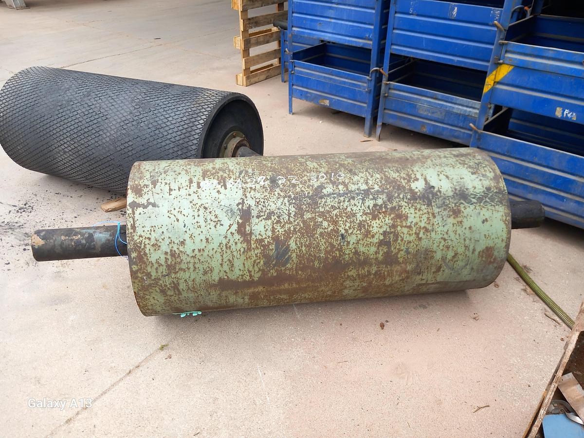 Used Tambor de acionamento com banda de rodagem lisa 630 x 1400
