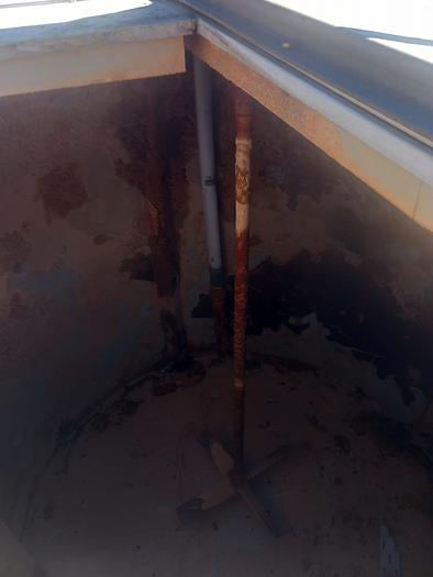 Used Depósito de plástico com misturador