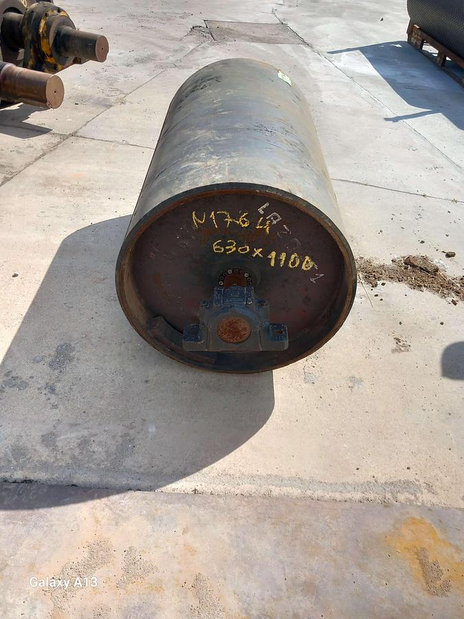 Used Tambor de acionamento emborrachado nervurado 630 x 1000