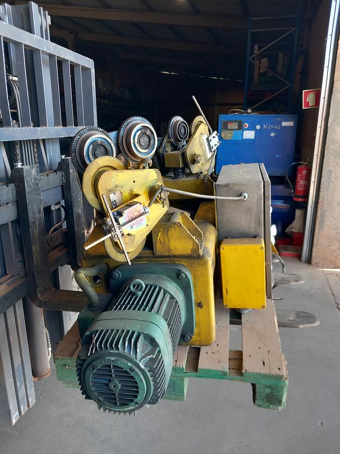 Used Guincho Demag 2,5 Tn
