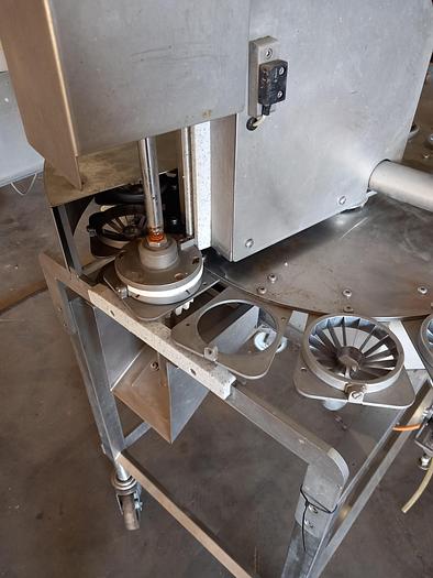 Used Máquina de cortar vegetais KRONEN 180-22