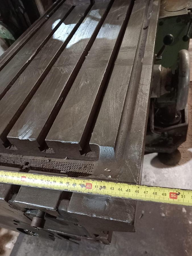 Used Fresadora universal HURÉ