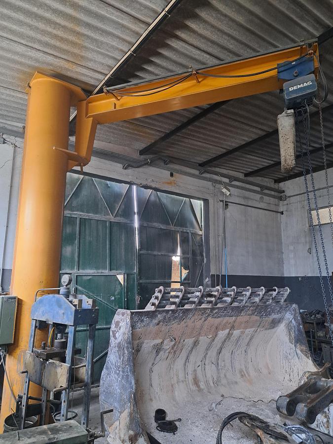 Used Pórtico de bandeira de 2,5 ton DEMAG