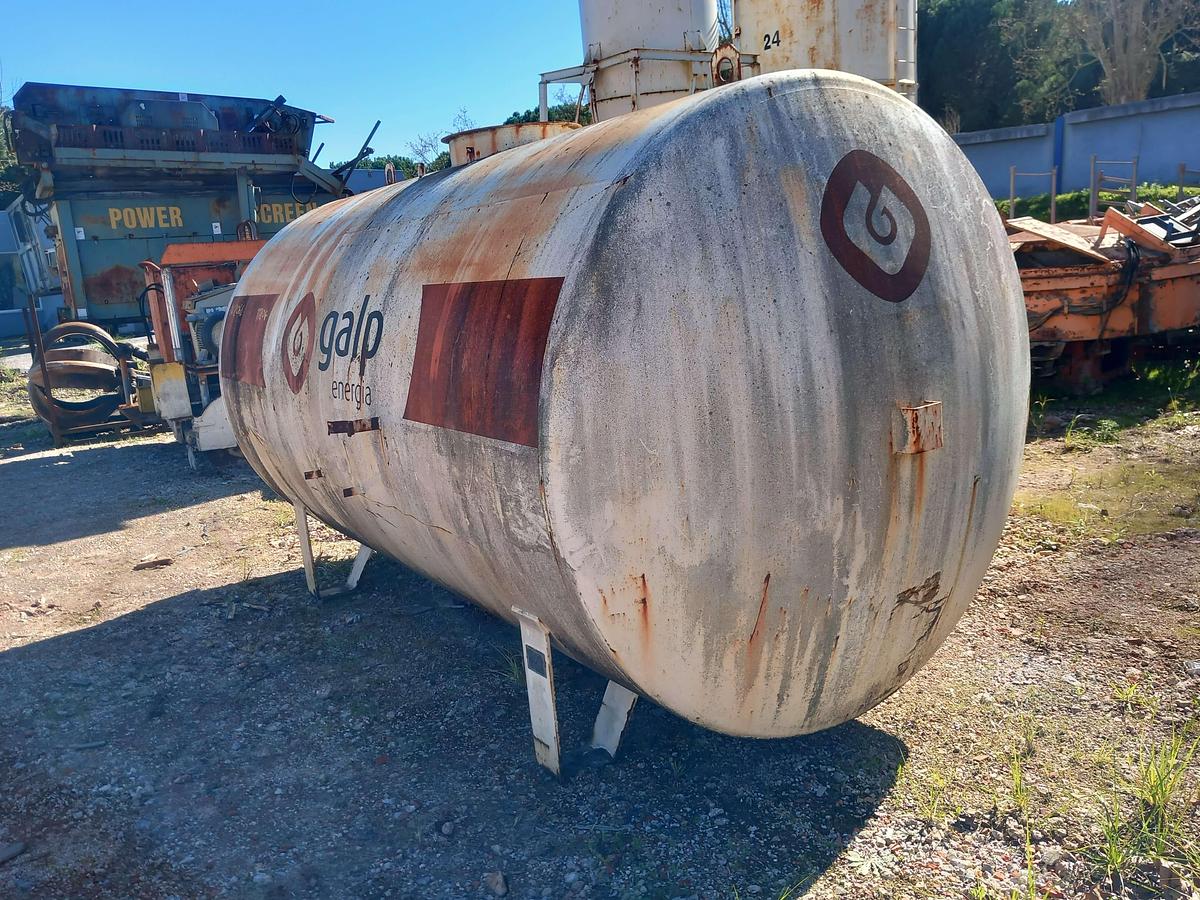 Used Reservatório de ferro para combustivel