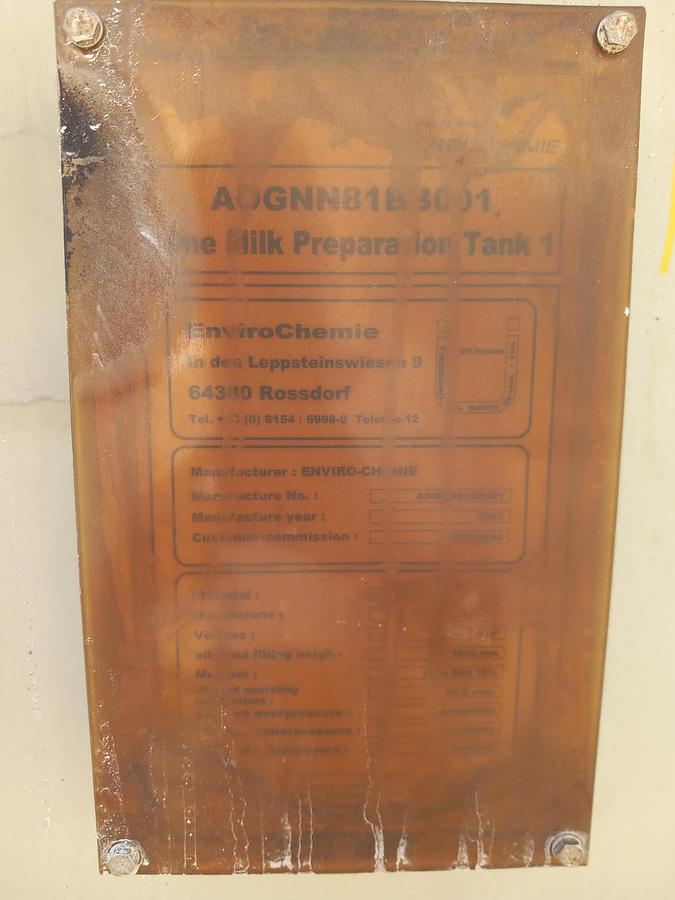 Used Deposito de plástico 6000 litros c/misturador
