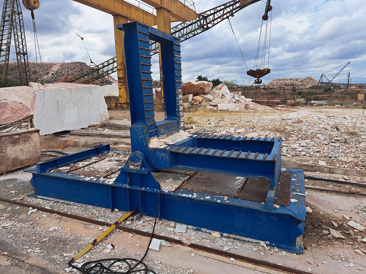 Used Vira Blocos Poeiras de 30 ton