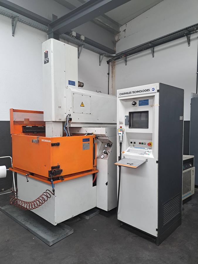 Used Erosão AGIE CHARMILLES ROBOFORM 50