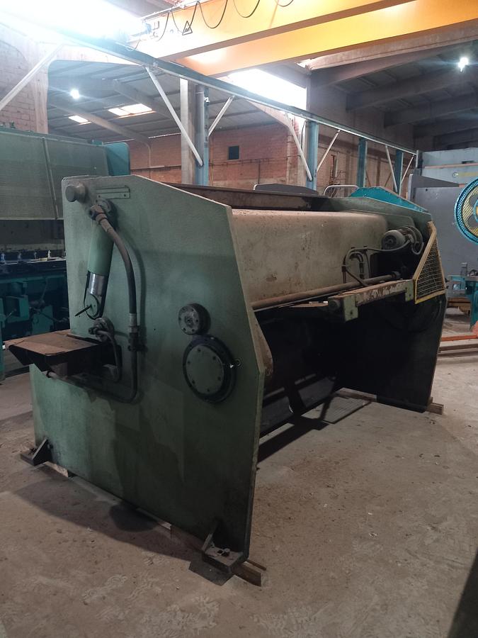 Used Guilhotina ADIRA modelo GHOT-0820