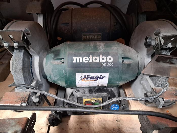 Usado Esmeriladora de bancada 200mm