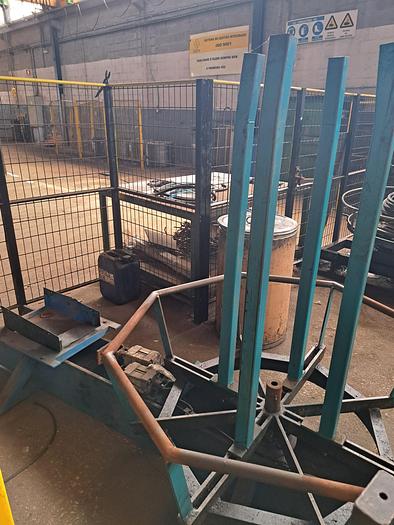 Used Máquina de esticar e cortar de arame WAFIOS R31