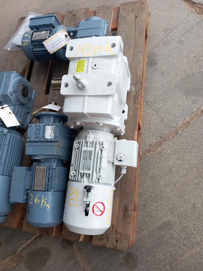 Used Motor com caixa redutora Siemens 2KJ1604-1EM13-1AF2-Z