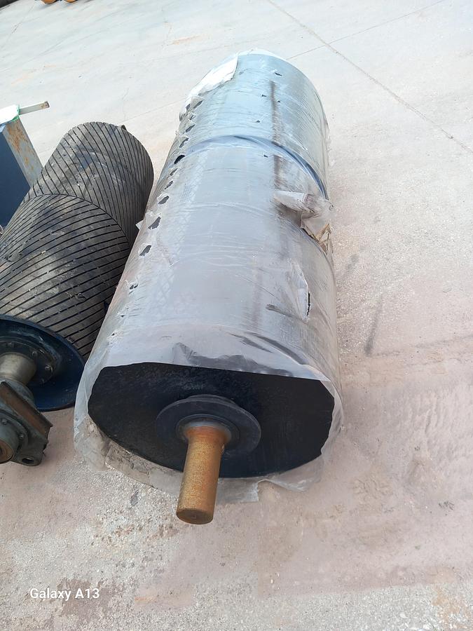 Used Tambor de acionamento com banda de rodagem lisa 630 x 1600