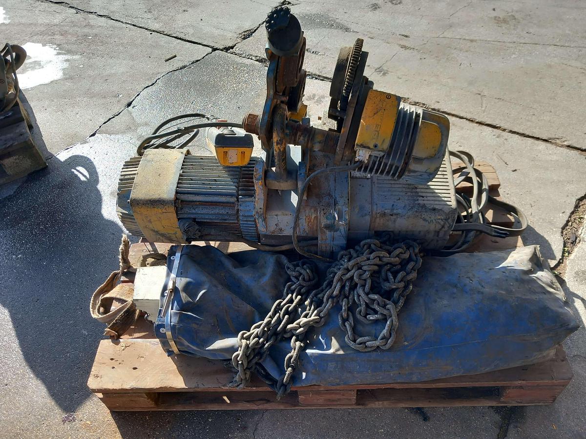 Used Guincho DEMAG 2 Tn