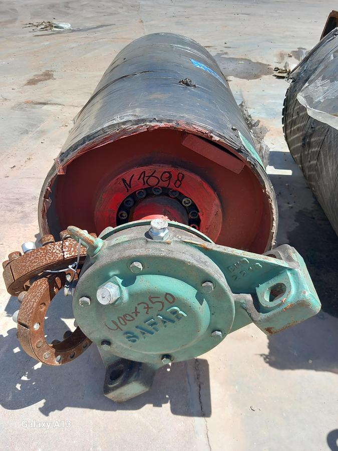 Used Tambor de acionamento com banda de rodagem ranhurada 400 x 750