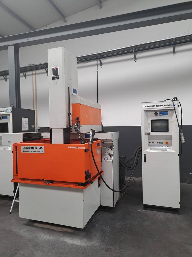 Used Erosão AGIE CHARMILLES ROBOFORM 40