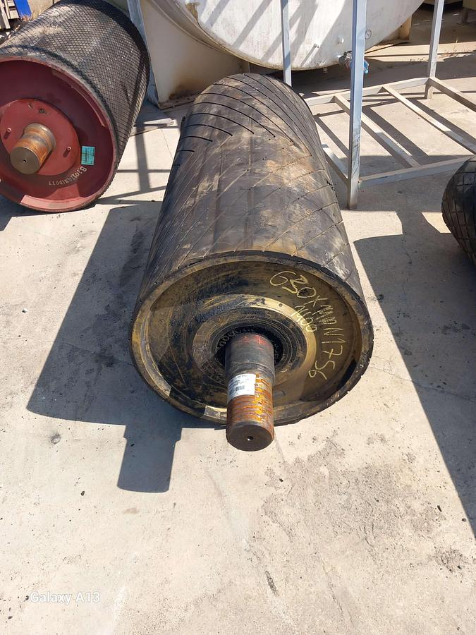 Used Tambor de acionamento emborrachado nervurado 630 x 1400
