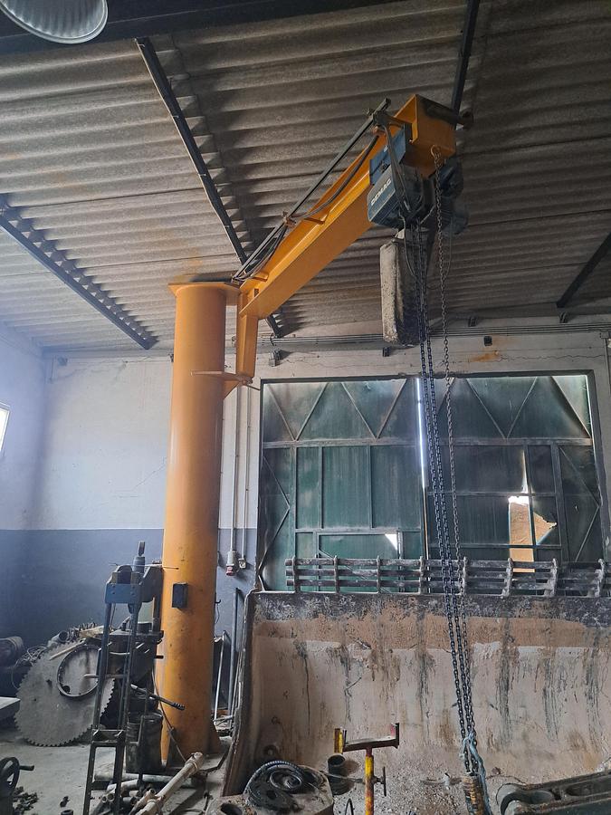 Used Pórtico de bandeira de 2,5 ton DEMAG