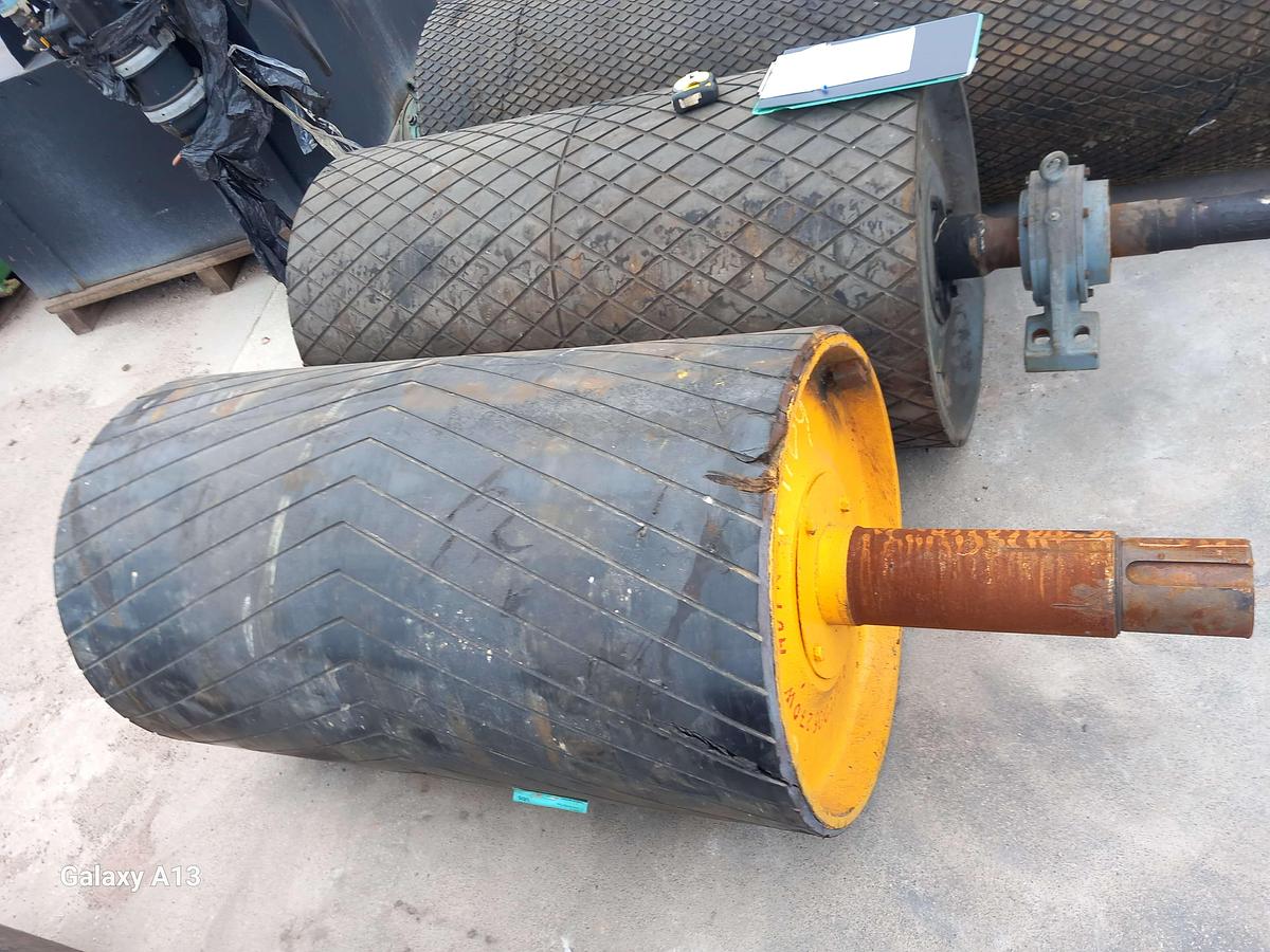 Used Tambor de acionamento emborrachado nervurado 620 x 1150 