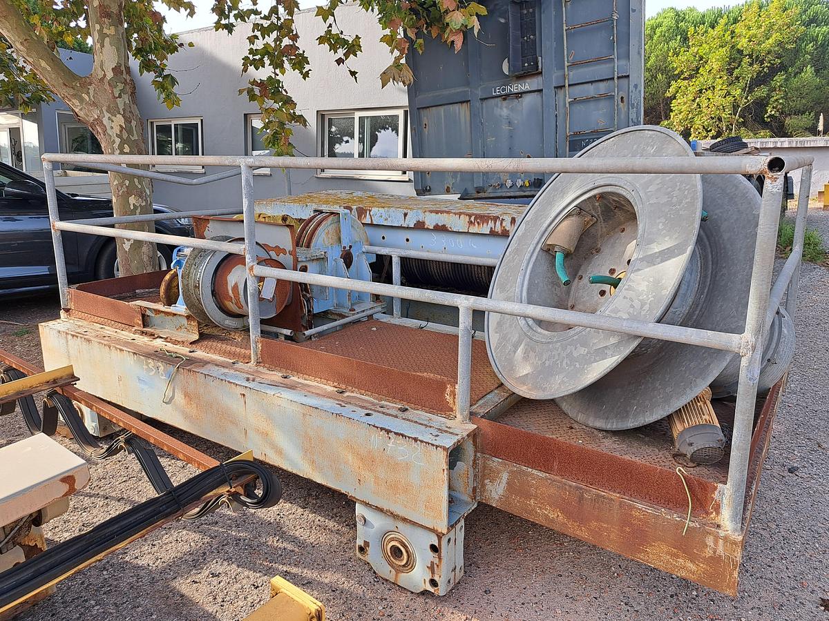 Used GUINCHO Demag 25TN