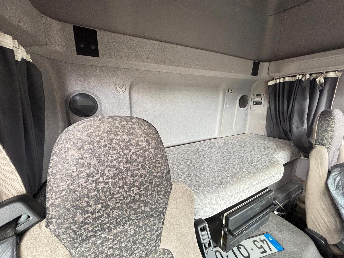 Used Camião DAF 85.410 com semi-reboque