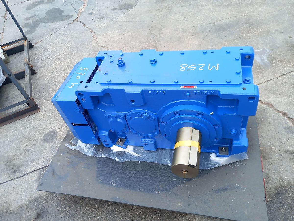 Used Motor com caixa redutora Sumitomo Drive PHA90 55R2-RRFB-11.2