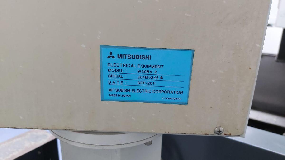Used CNC Erosão por fio MITSUBISHI BA24