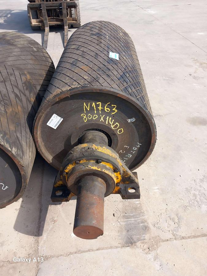 Used Tambor de acionamento emborrachado nervurado 800 x 1400