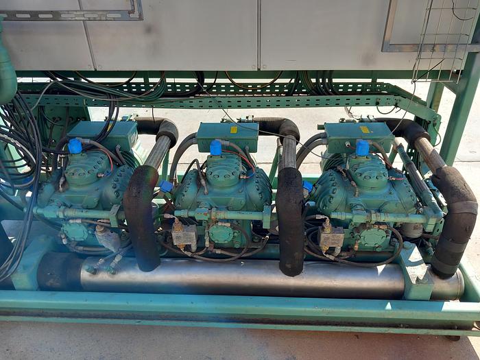 Used Grupo de frio composto por 2 centrais e 14 evaporadores PECOMARK / SKK /CENTAURO