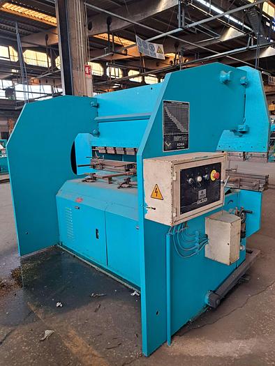 Used Quinadeira "ADIRA" 60 ton, modelo QH 6025