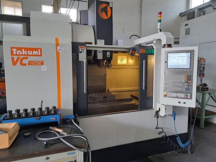 Usado Centro de maquinação TAKUMI VC1052