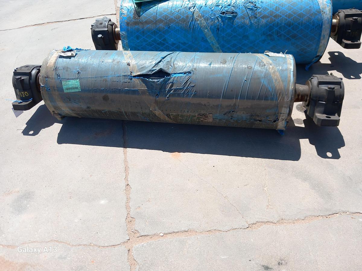 Used Tambor de acionamento com banda de rodagem lisa 400 x 1400