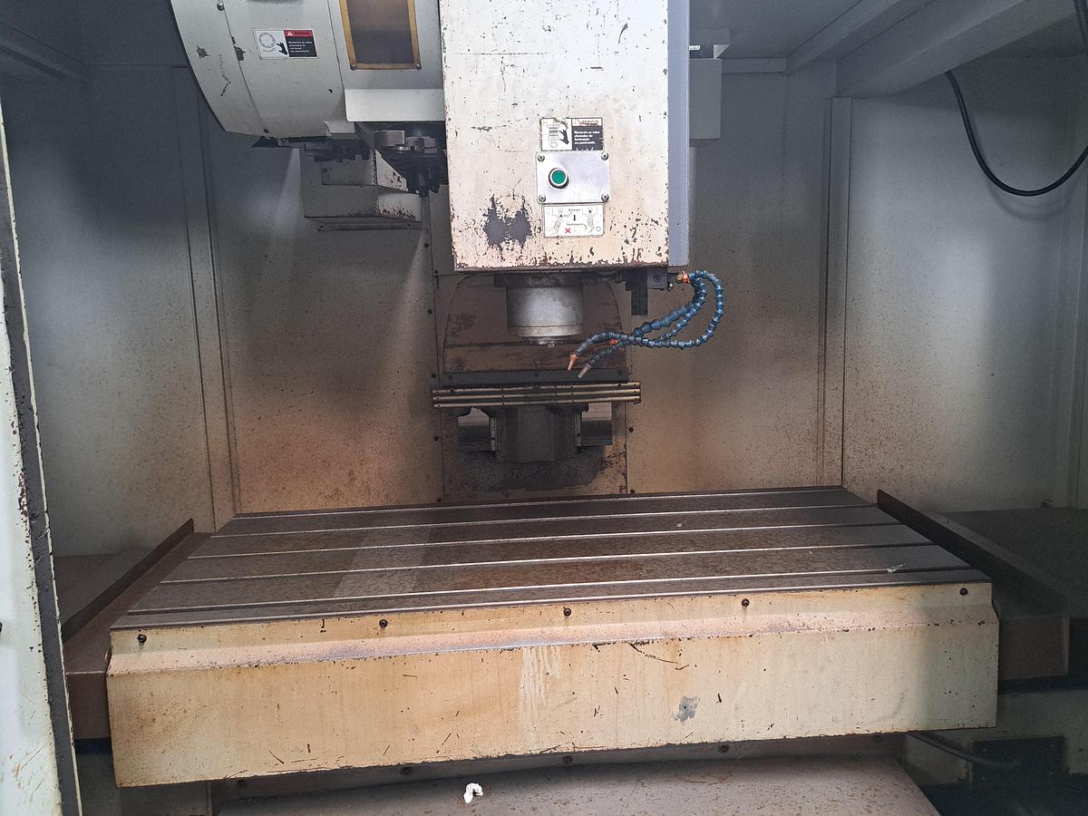 Used 2008 Centro de maquinação MCV Z-147E