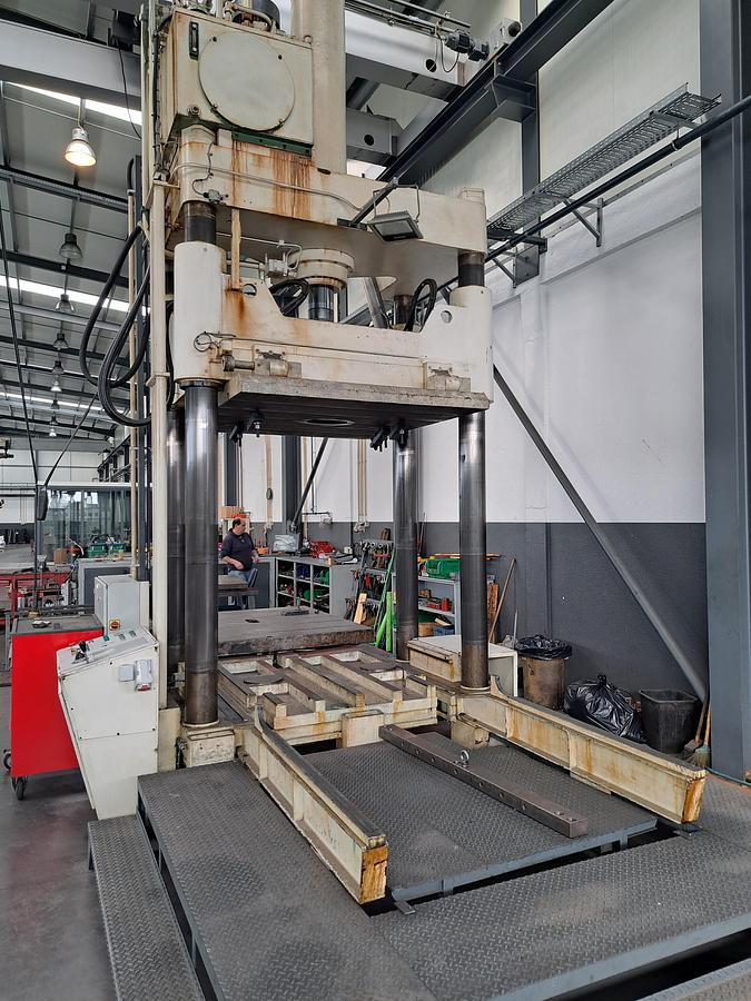 Used Prensa hidráulica TUS 160