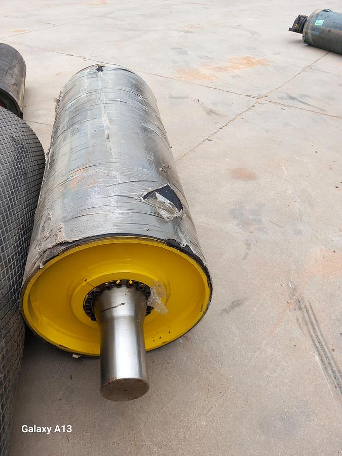 Used Tambor de acionamento com banda de rodagem lisa 630 x 1600