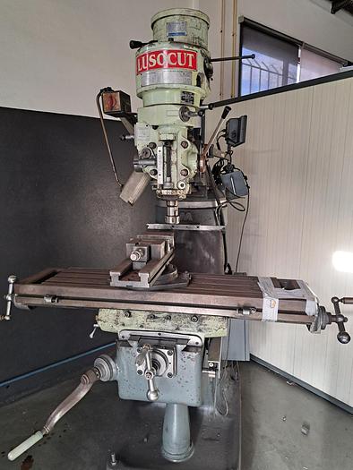 Used Fresadora universal LUSOCUT/BARON-MAX