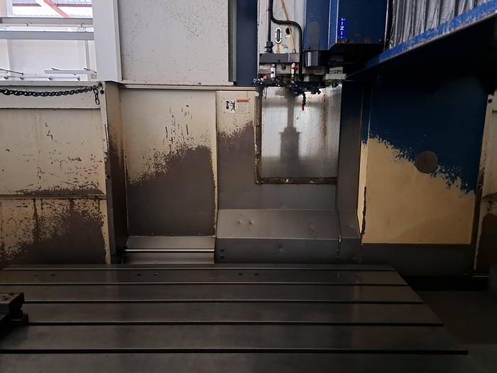 Used Centro de maquinação Awea VP2012