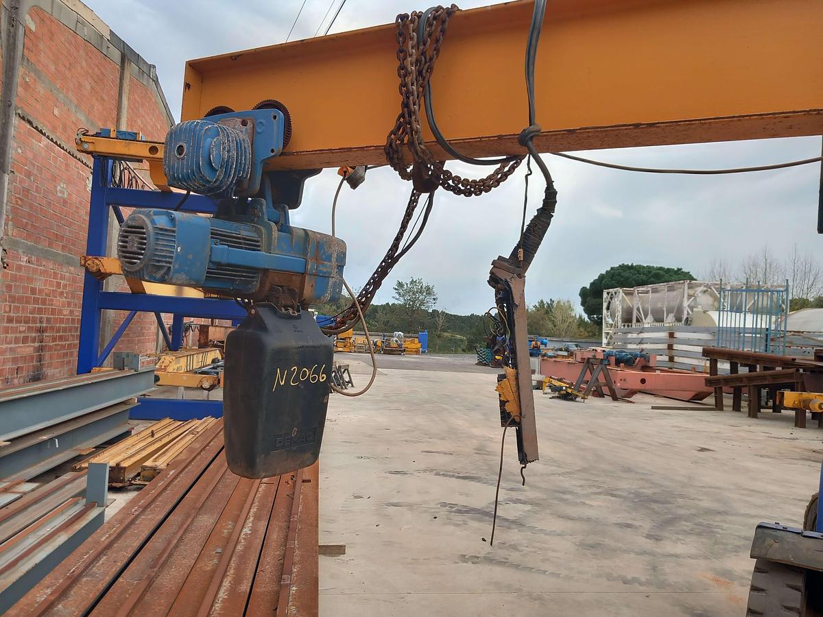Used Guincho elétrico de bandeira Demag 2Tn