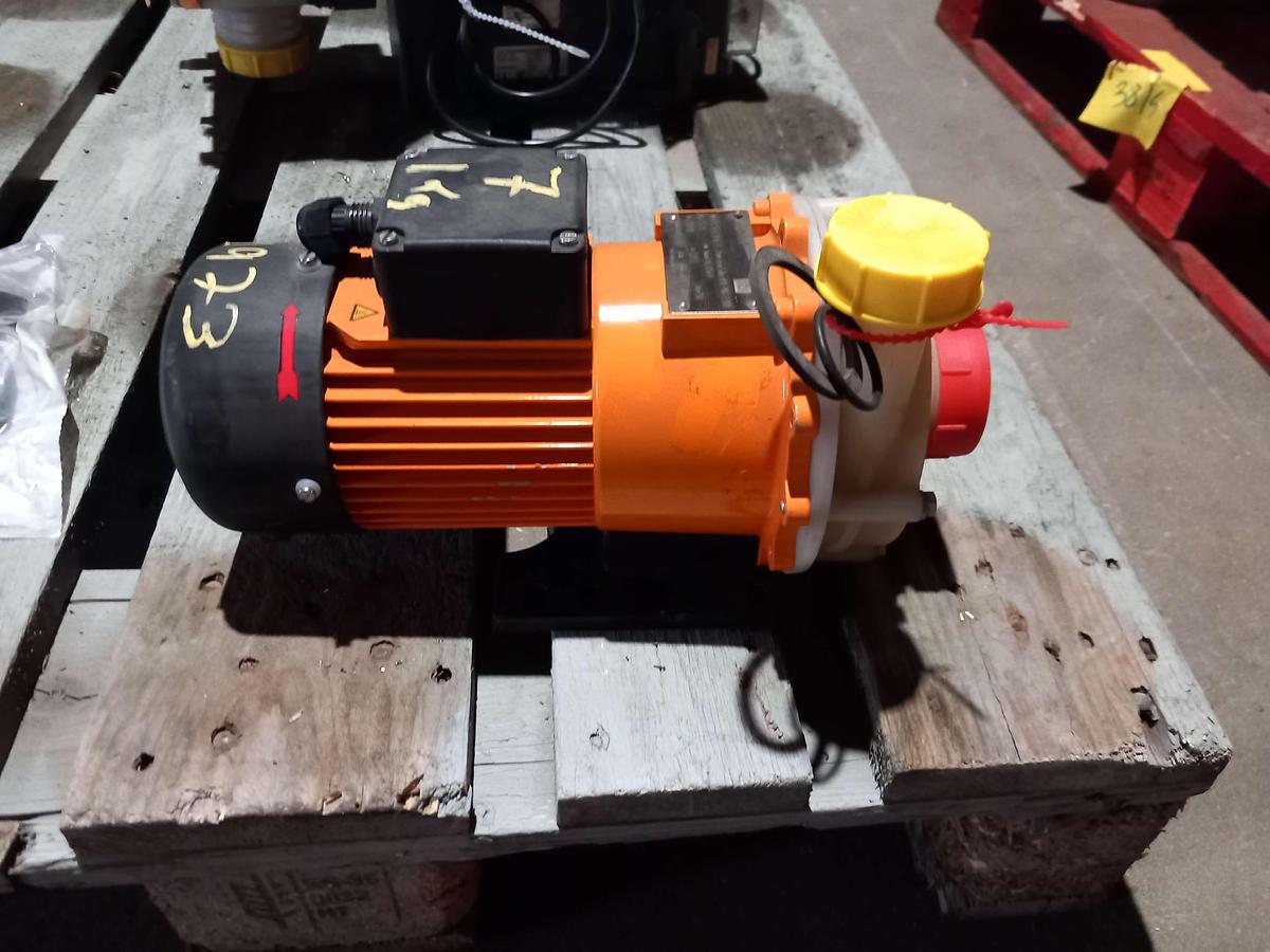 Used Bomba doseadora Von Taine 1010-PVDF/EPDM