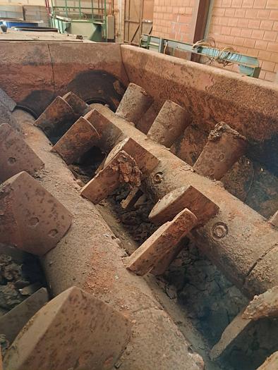 Usado Extrusora VERDÉS 070 R de 65 ton