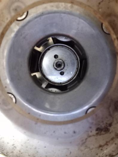 Used Capsulador de Rosca semi-automático OFFICINE PESCE PG2000/V