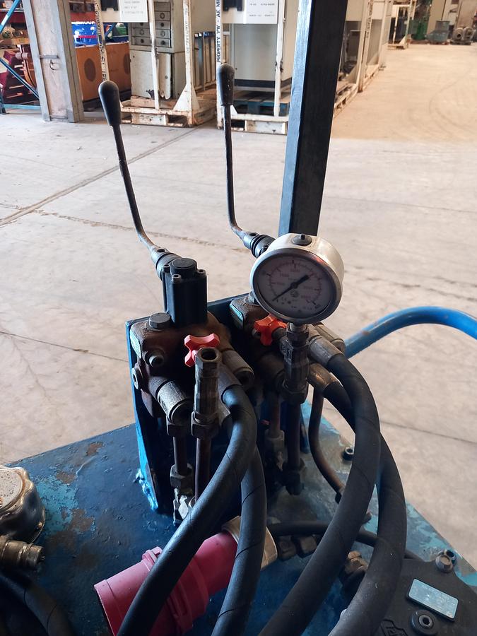 Used  Centralina hidraulica Aplindustrias 4 kw