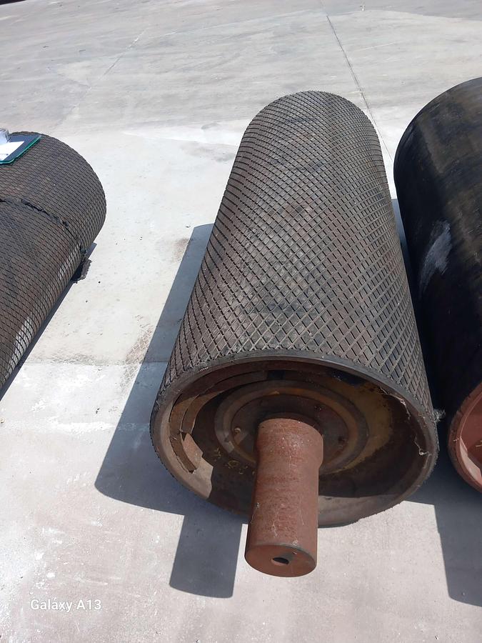 Used Tambor de acionamento emborrachado nervurado 630 x 1600 