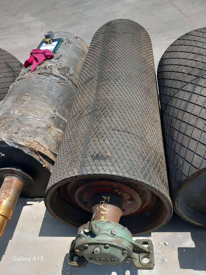 Used Tambor de acionamento emborrachado nervurado 630 x 1800