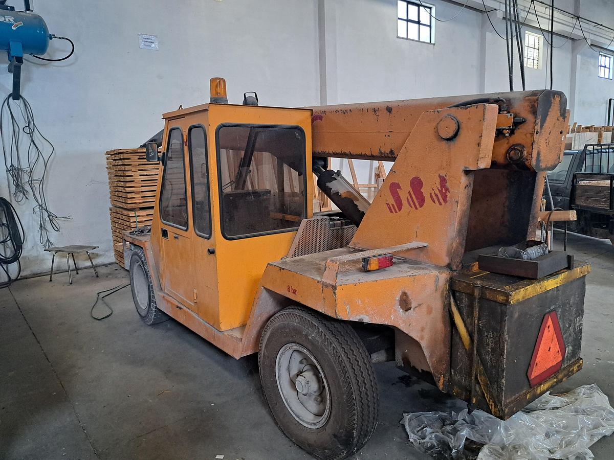 Used Empilhador telescópico de 7 toneladas OMAR